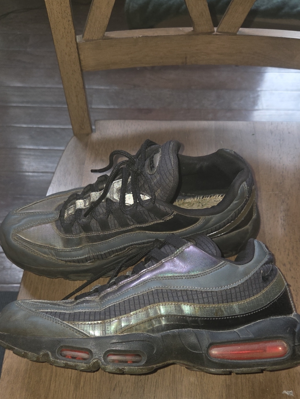Nike Men’s Air Max 95 Black Iridescent Running Shoes